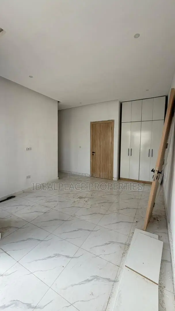 4bdrm Townhouse/Terrace in Ikota for sale in Ikota