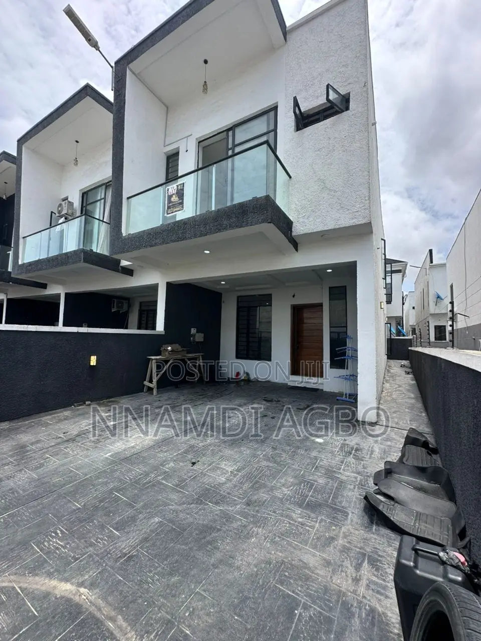 3bdrm Duplex in Ikota for rent in Ikota