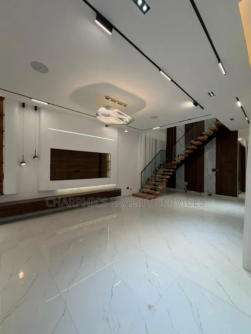 5bdrm Duplex in VGC / Ajah for sale in VGC / Ajah