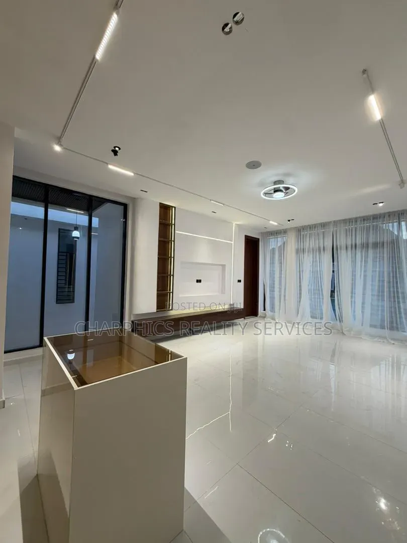 5bdrm Duplex in VGC / Ajah for sale in VGC / Ajah