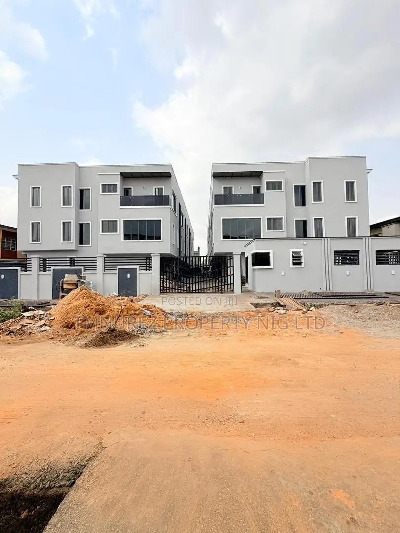 4bdrm Duplex in Ikeja for sale in Ikeja
