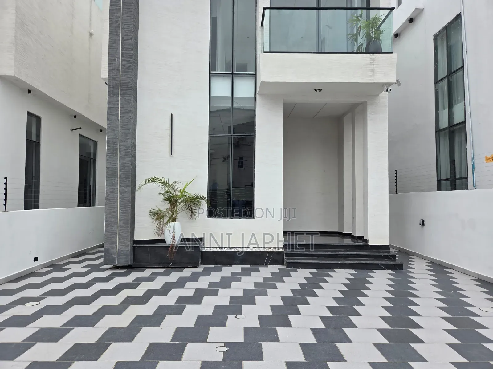 5bdrm Penthouse in Osapa, Lekki, Lagos Island / Lagos Island for sale in Lagos Island / Lagos Island