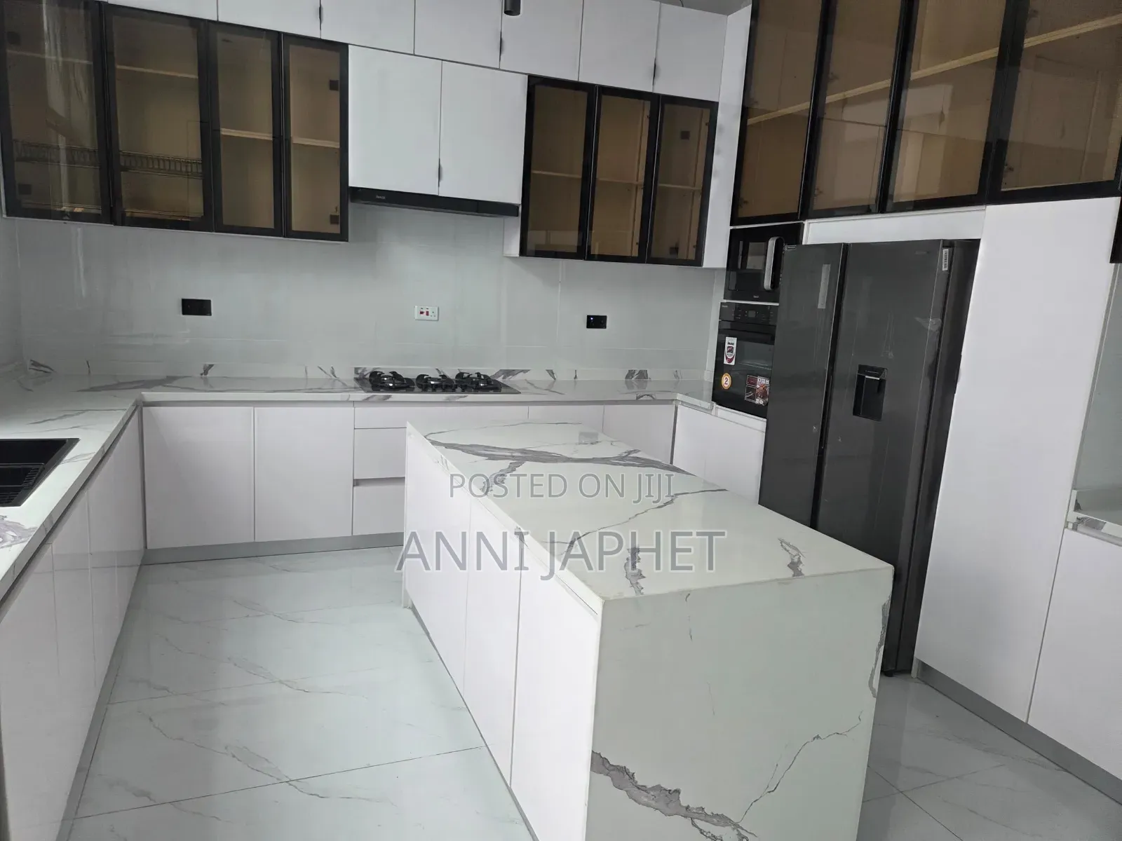 5bdrm Penthouse in Osapa, Lekki, Lagos Island / Lagos Island for sale in Lagos Island / Lagos Island