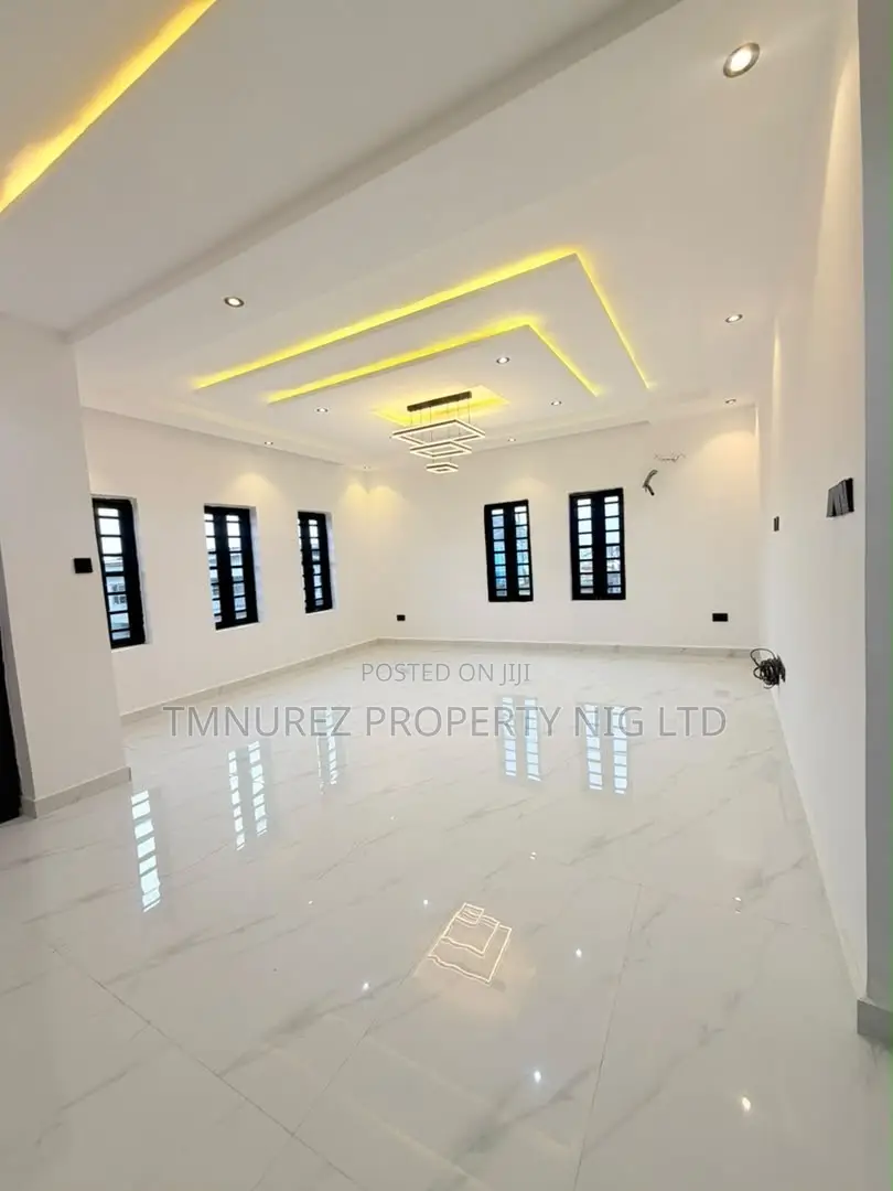 3bdrm Apartment in Gbagada for sale in Gbagada