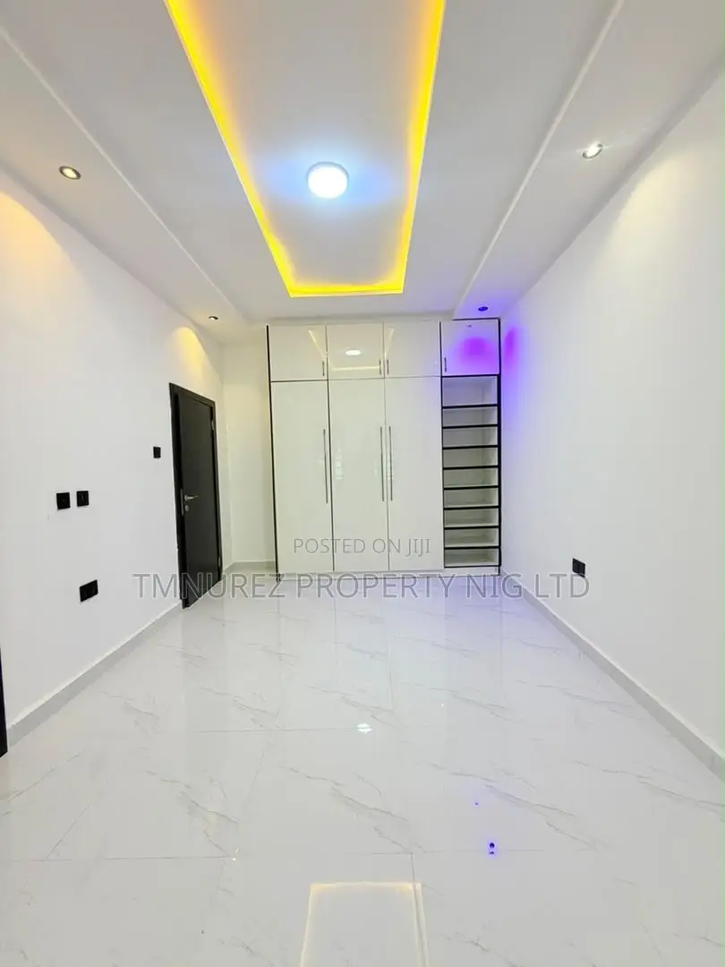 3bdrm Apartment in Gbagada for sale in Gbagada