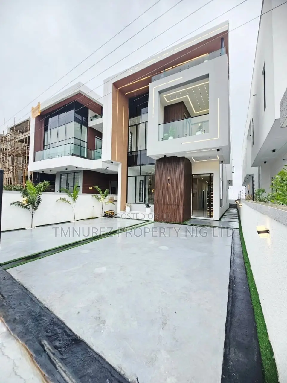 5bdrm Duplex in Off Lekki-Epe Expressway for sale in Off Lekki-Epe Expressway