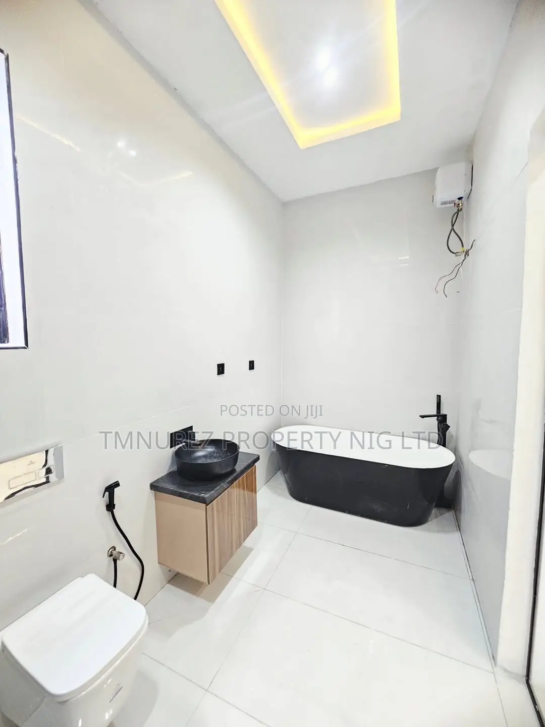 5bdrm Duplex in Off Lekki-Epe Expressway for sale in Off Lekki-Epe Expressway