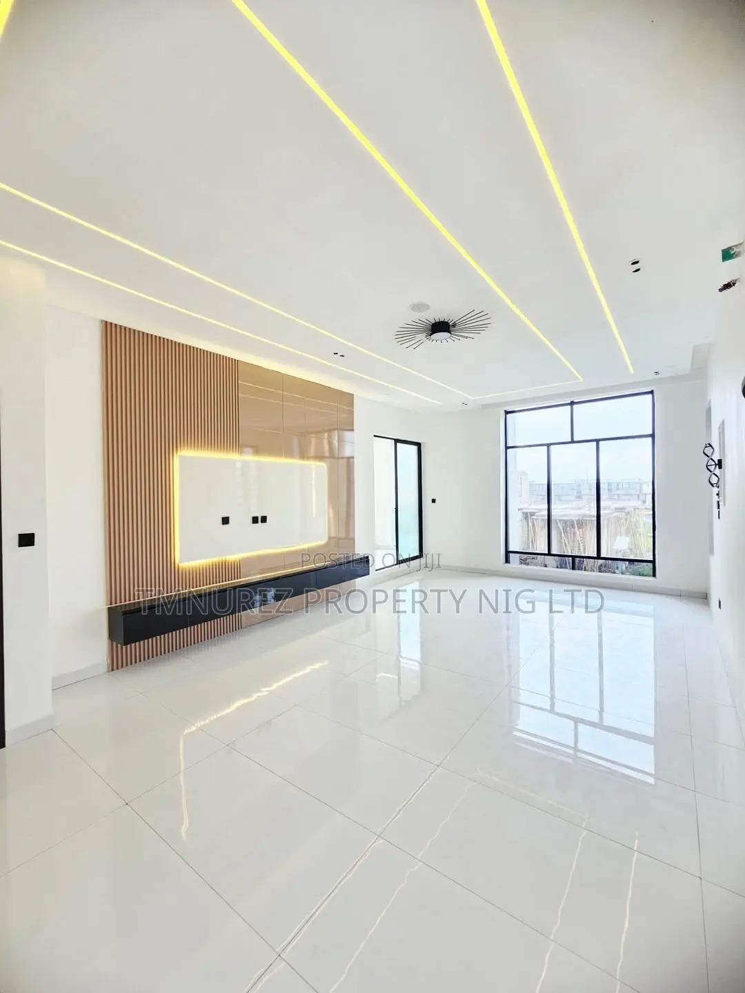 5bdrm Duplex in Off Lekki-Epe Expressway for sale in Off Lekki-Epe Expressway