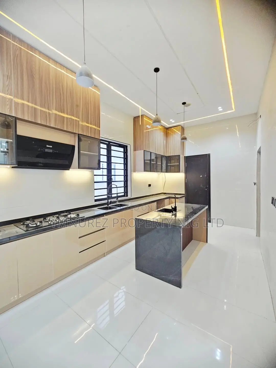 5bdrm Duplex in Off Lekki-Epe Expressway for sale in Off Lekki-Epe Expressway