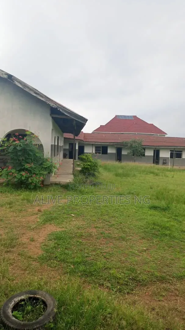 For Sale: Government Approved Secondary School 🏫 in Ido