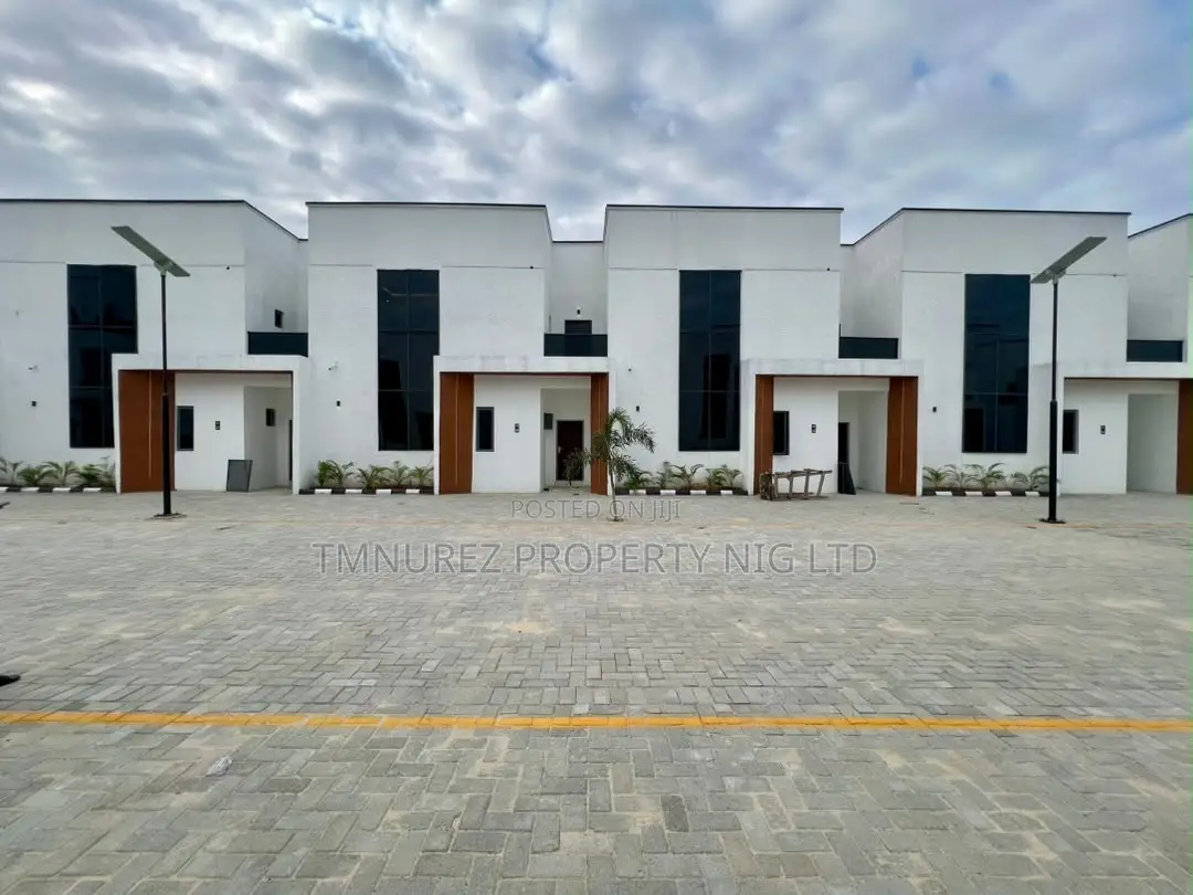 3bdrm Duplex in Off Lekki-Epe Expressway for sale in Off Lekki-Epe Expressway