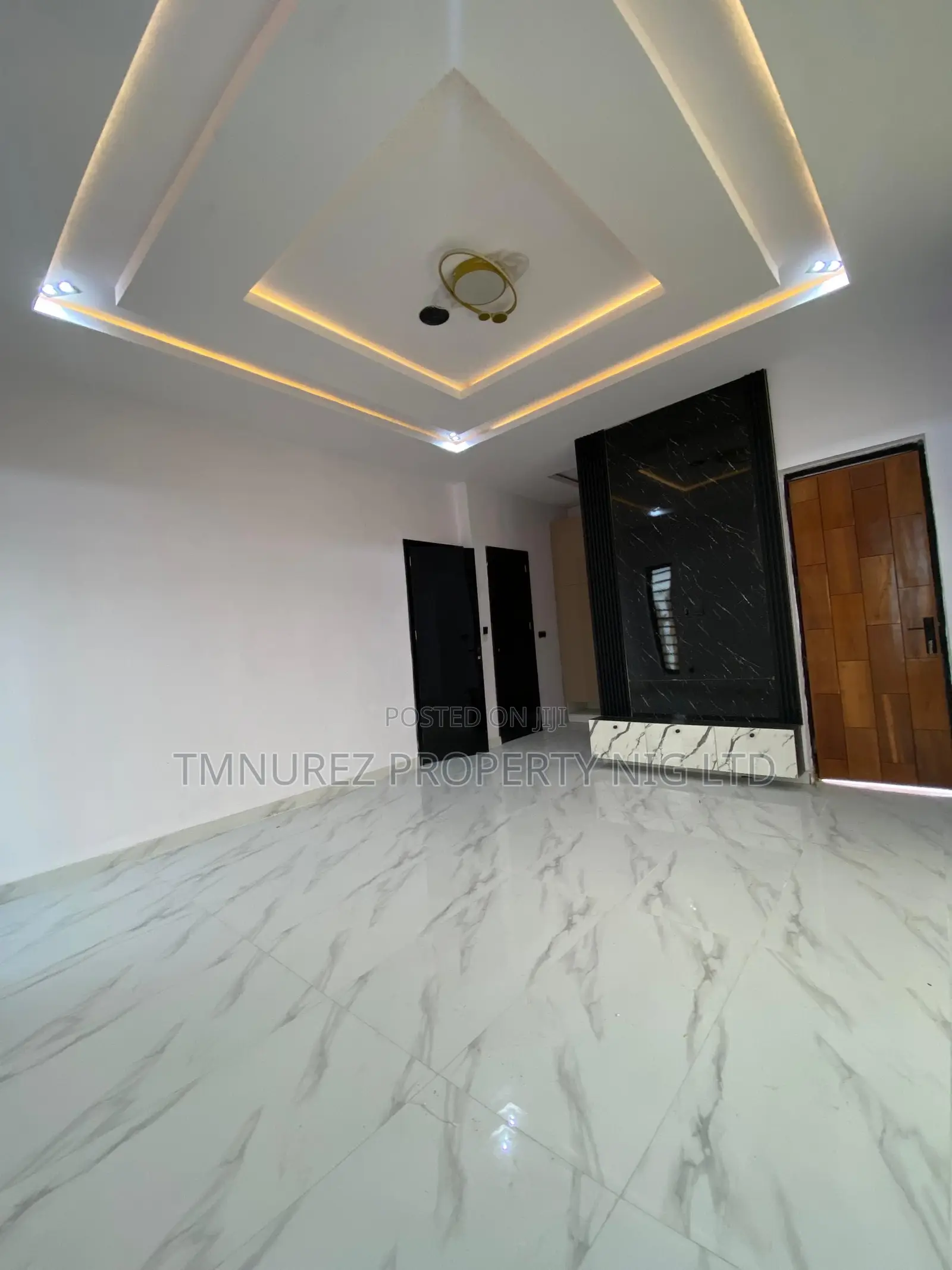 5bdrm Duplex in Ikota for sale in Ikota