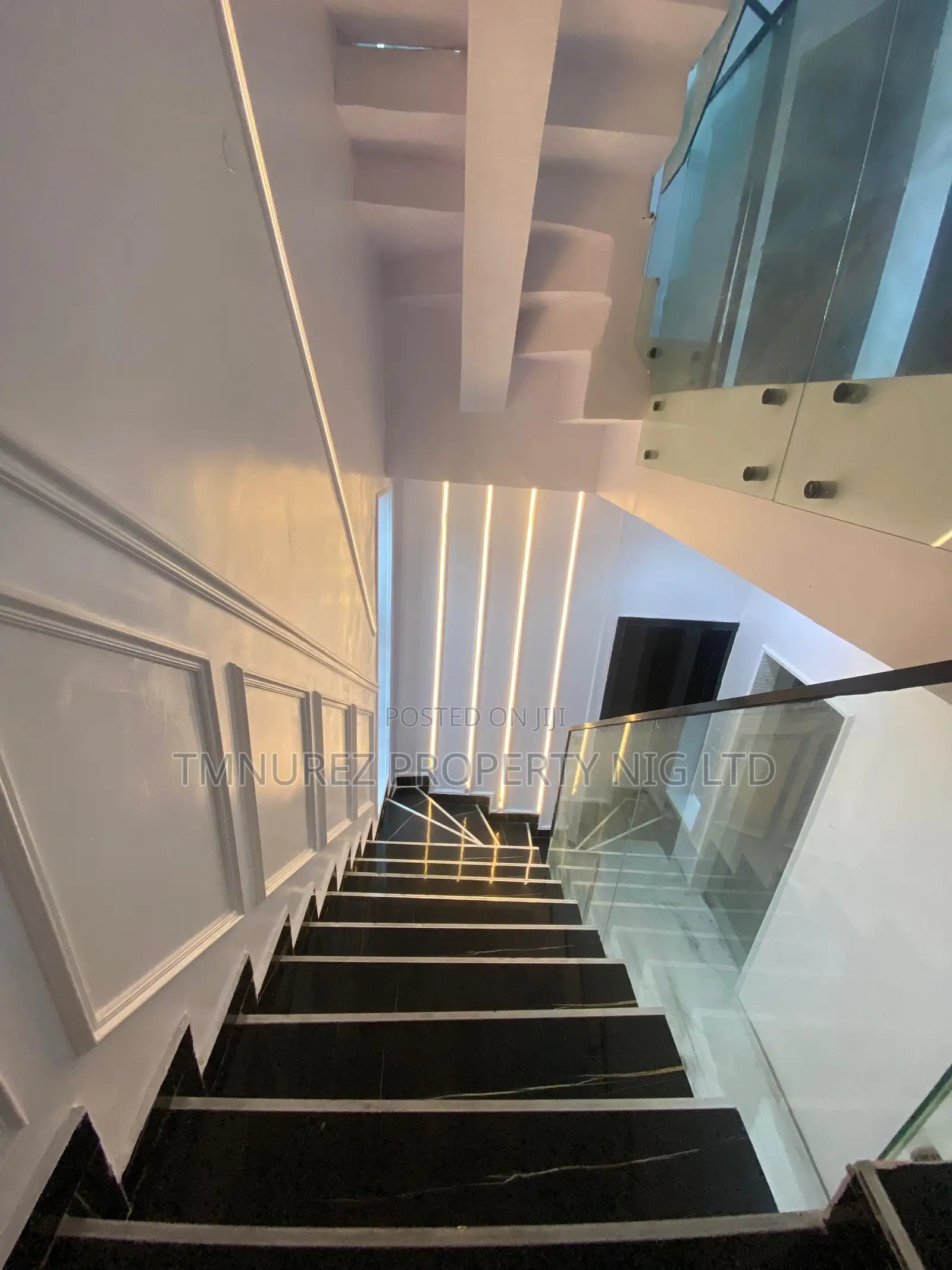 5bdrm Duplex in Ikota for sale in Ikota
