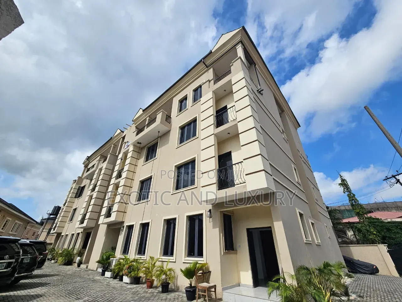 4bdrm Duplex in Parkview Estate for sale in Parkview Estate