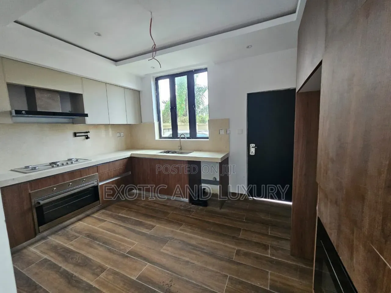 4bdrm Duplex in Parkview Estate for sale in Parkview Estate