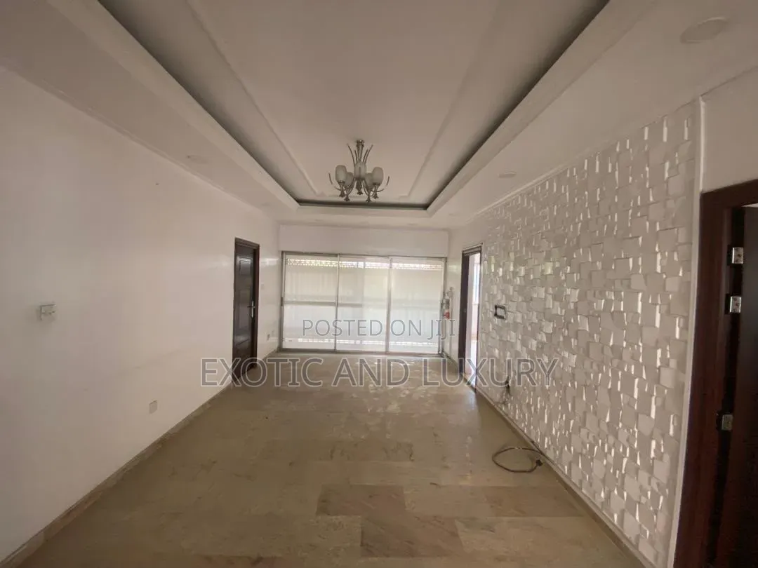 5bdrm Duplex in Lasode Crescent, Victoria Island Extension for sale in Victoria Island Extension