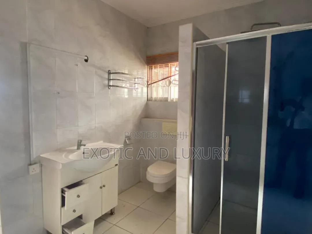 5bdrm Duplex in Lasode Crescent, Victoria Island Extension for sale in Victoria Island Extension