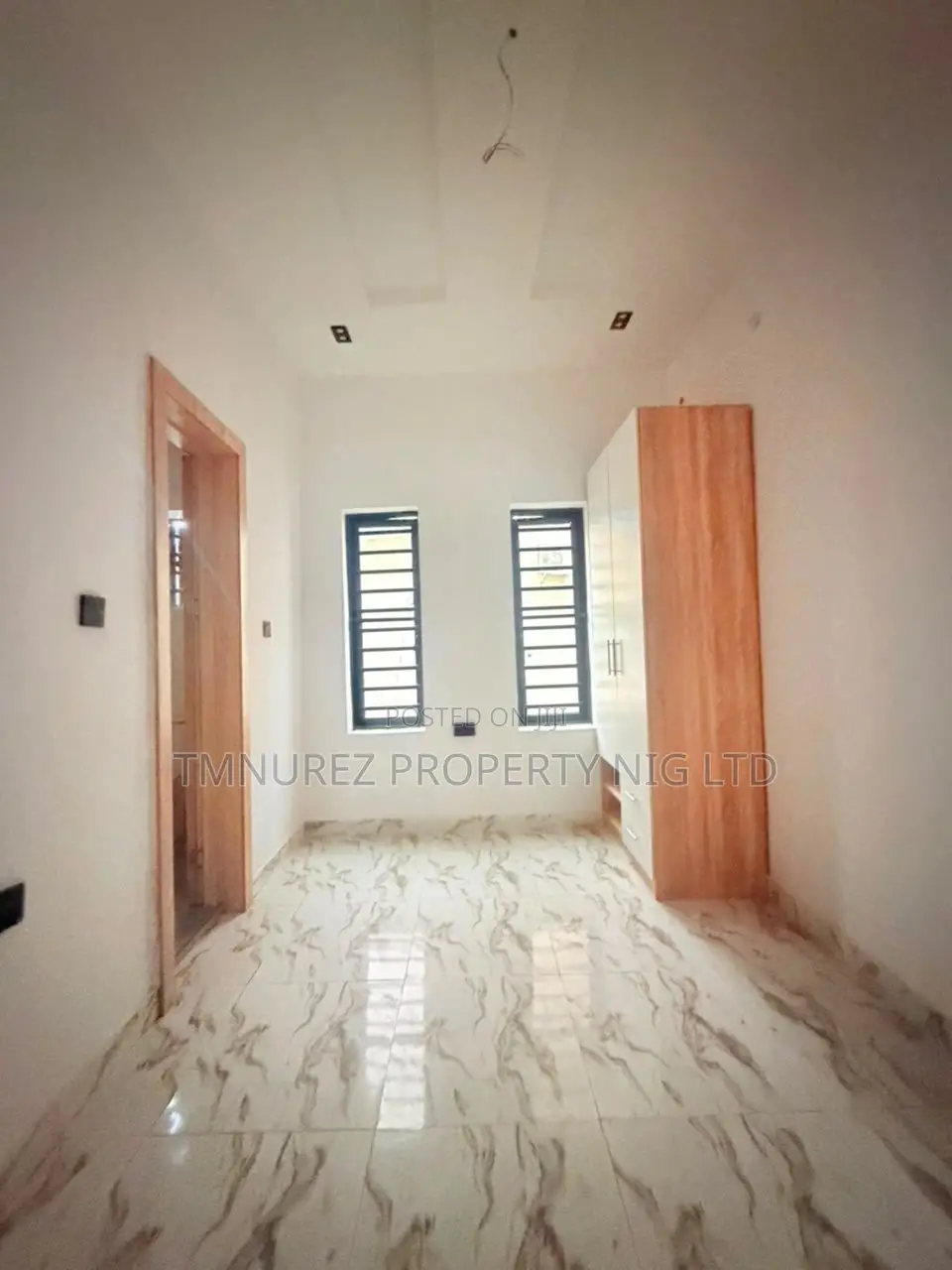 4bdrm Duplex in Ago Palace for sale in Ago Palace