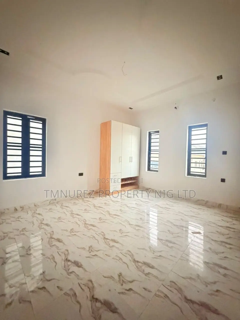 4bdrm Duplex in Ago Palace for sale in Ago Palace