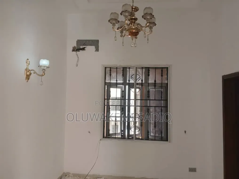 3bdrm Apartment in Ikeja Gra for rent in Ikeja GRA