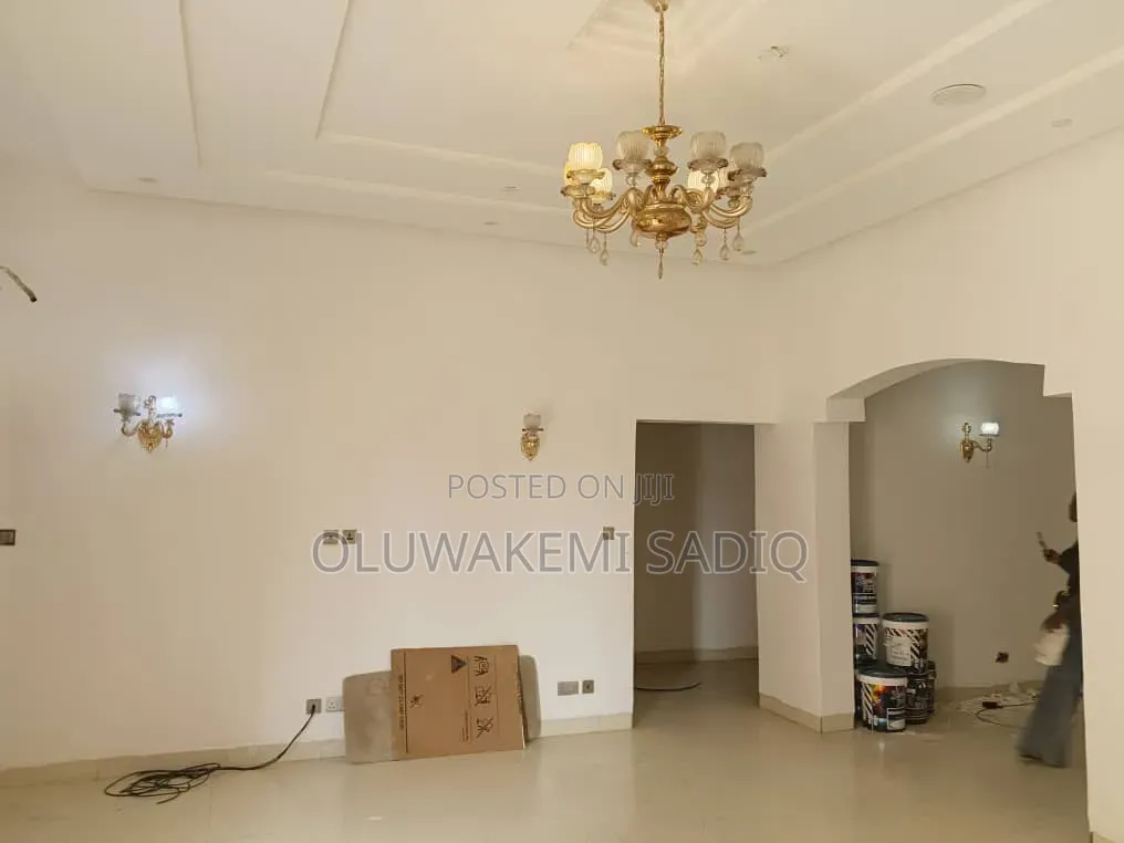 3bdrm Apartment in Ikeja Gra for rent in Ikeja GRA