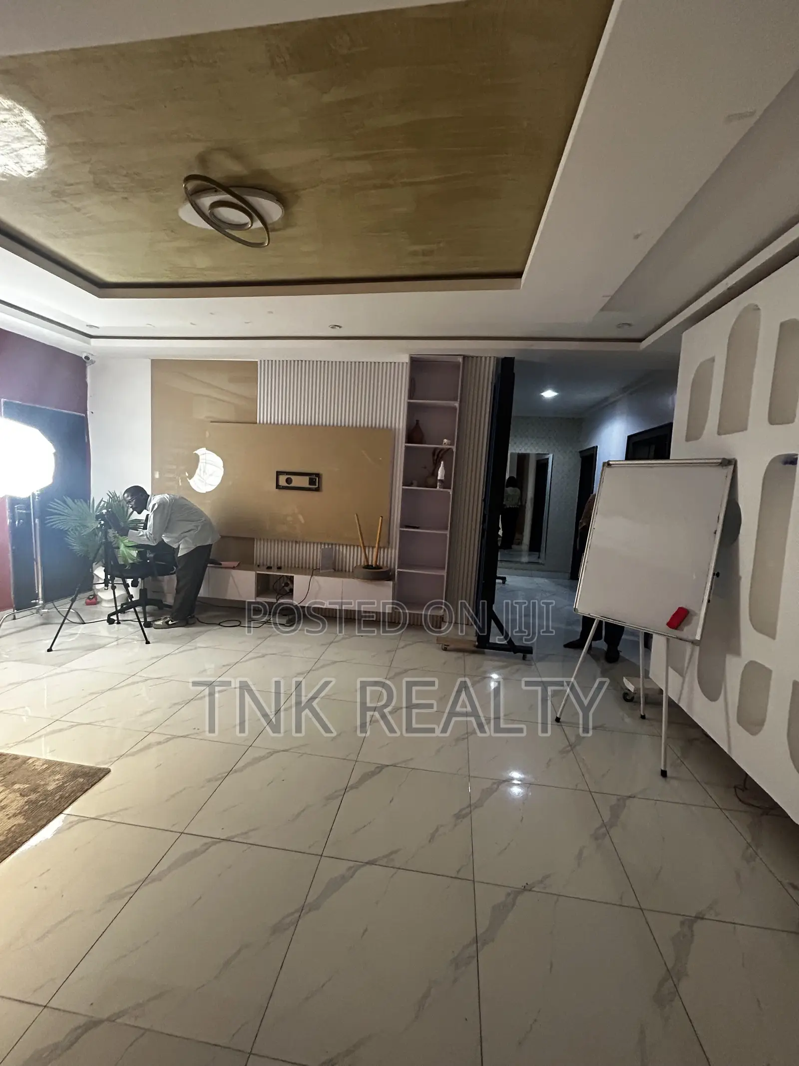 Semi Furnished 3bedroom Apartment for Sale in Jahi