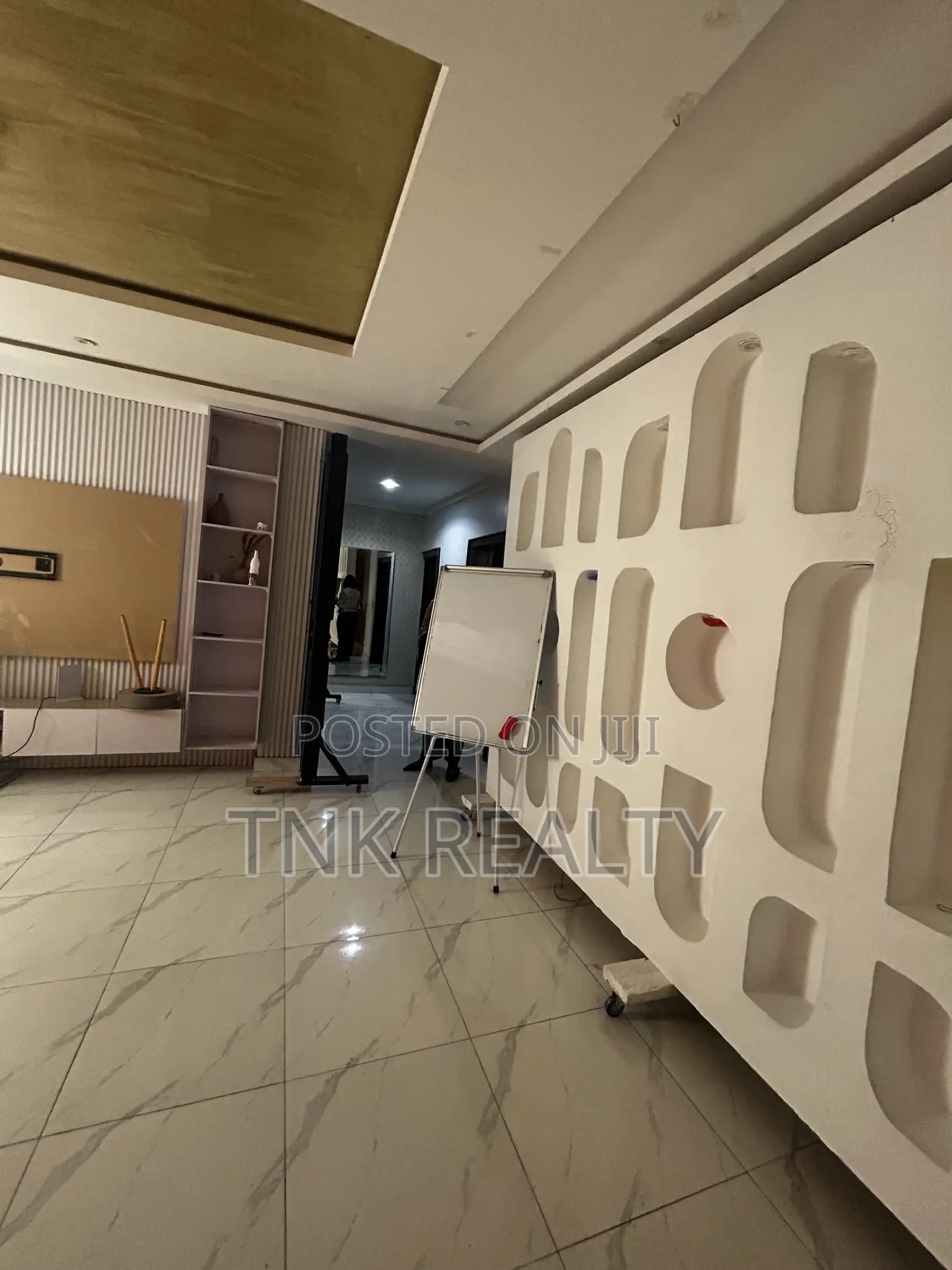 Semi Furnished 3bedroom Apartment for Sale in Jahi