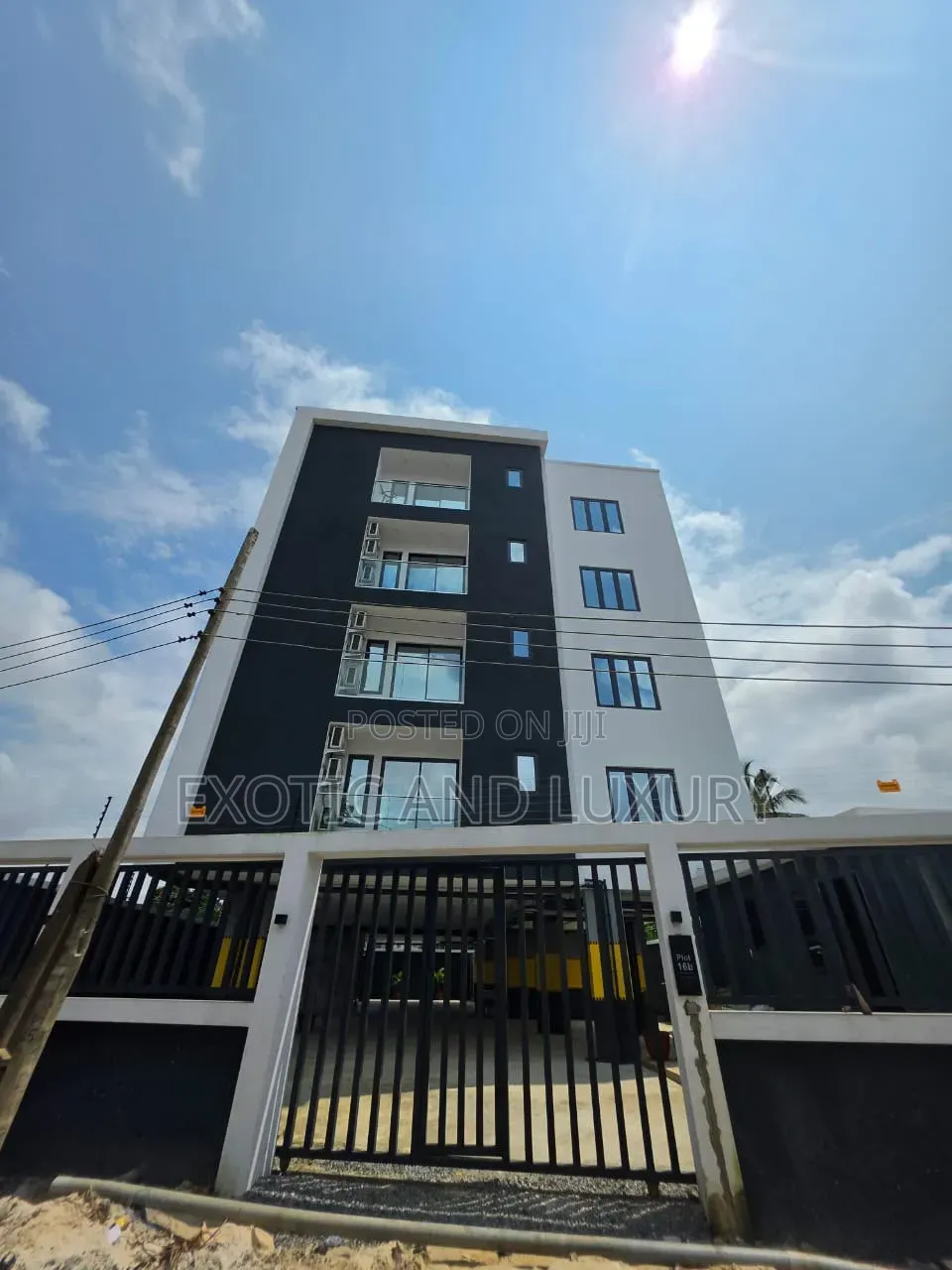 3bdrm Duplex in Parkview for sale in Parkview Estate
