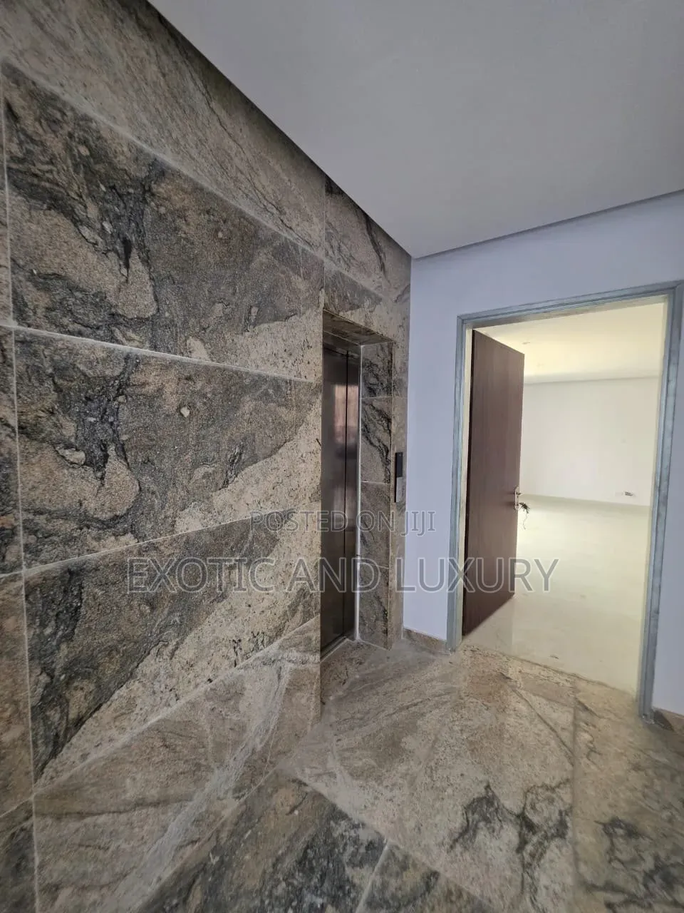 3bdrm Duplex in Parkview for sale in Parkview Estate