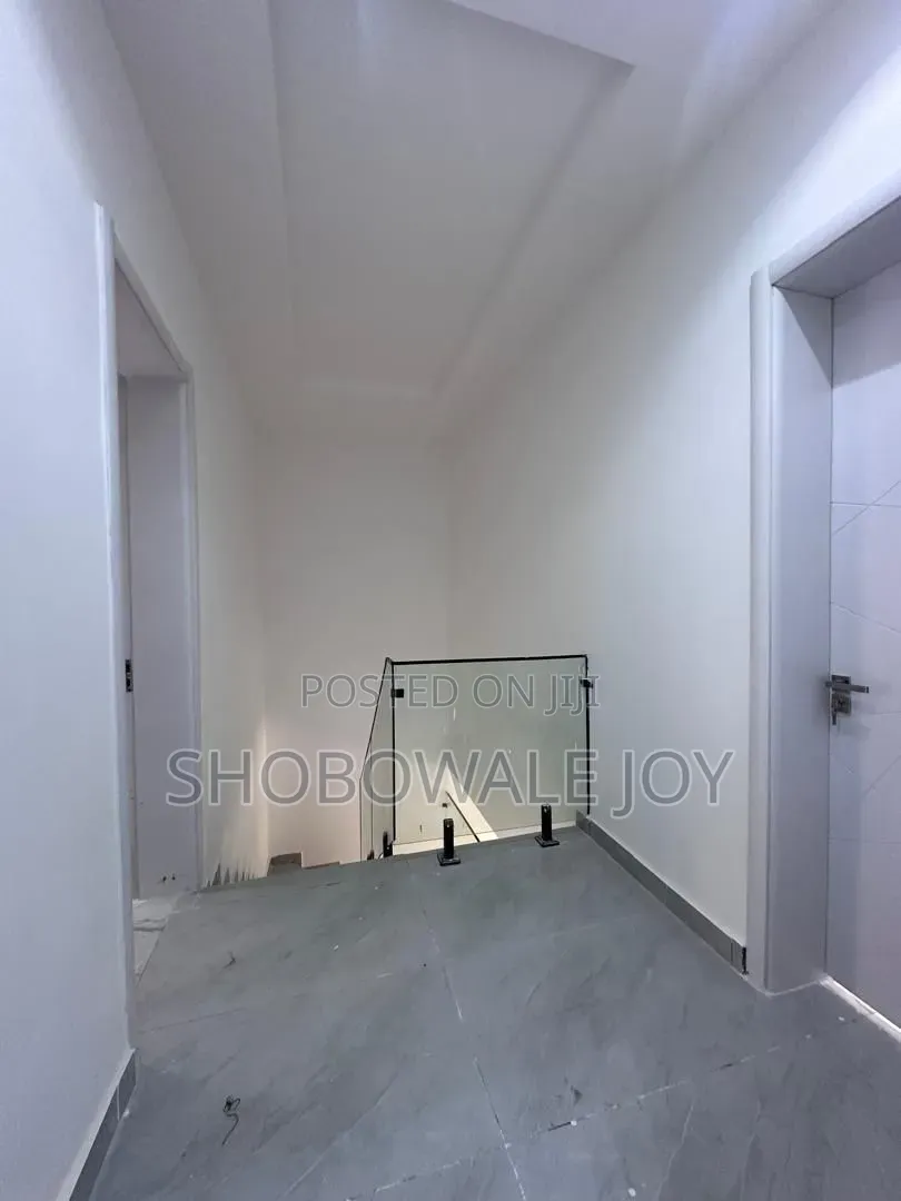 4bdrm Duplex in Lekki Phase1 for sale in Lekki Phase 1