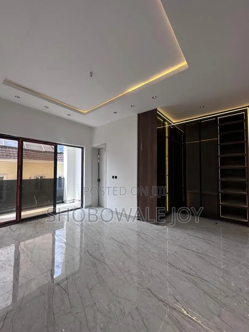 4bdrm Duplex in Lekki Phase1 for sale in Lekki Phase 1