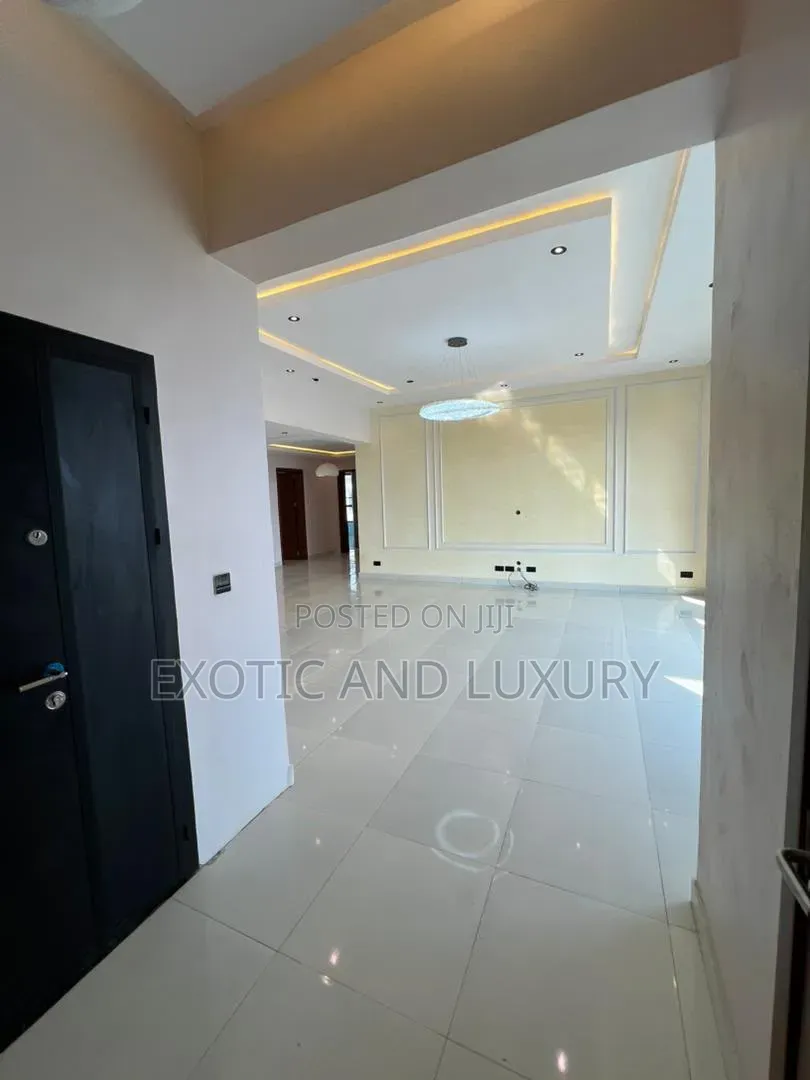 3bdrm Penthouse in Lekki for sale in Lekki Phase 1