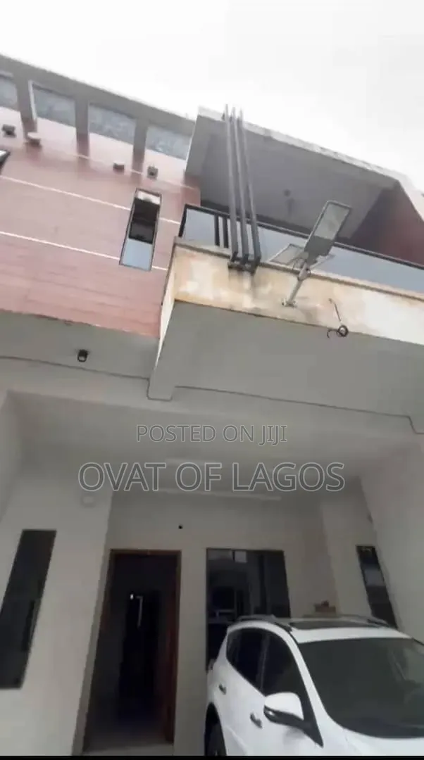 3bdrm Duplex in Ikota for rent in Ikota