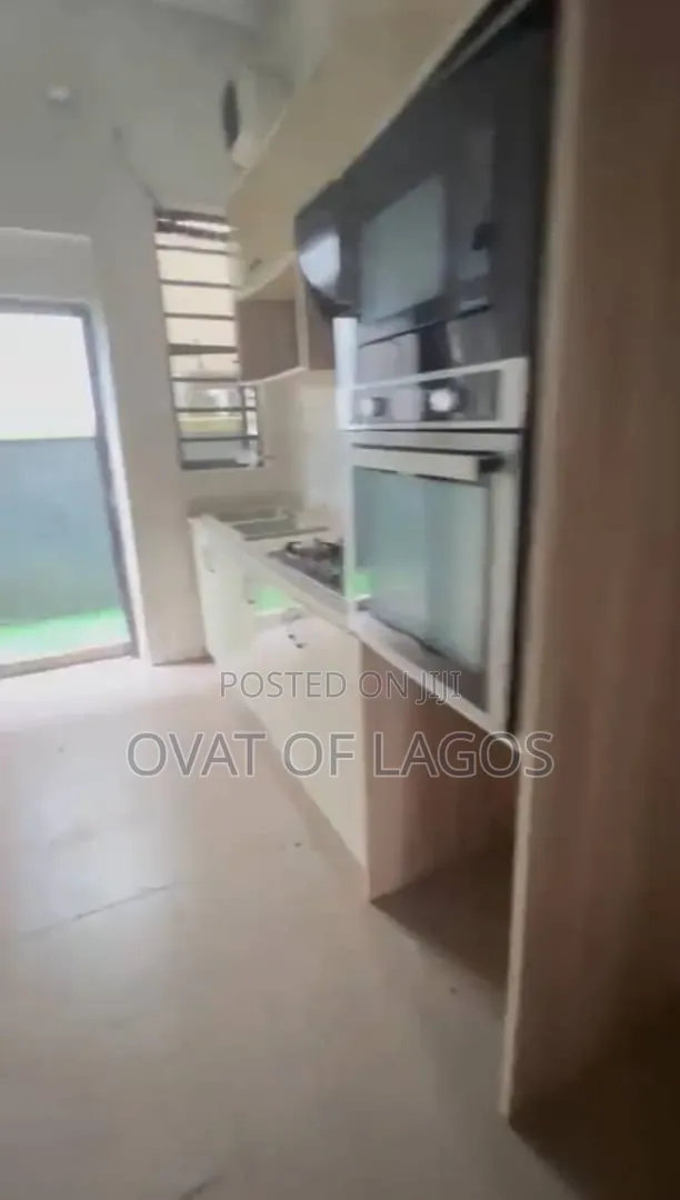 3bdrm Duplex in Ikota for rent in Ikota