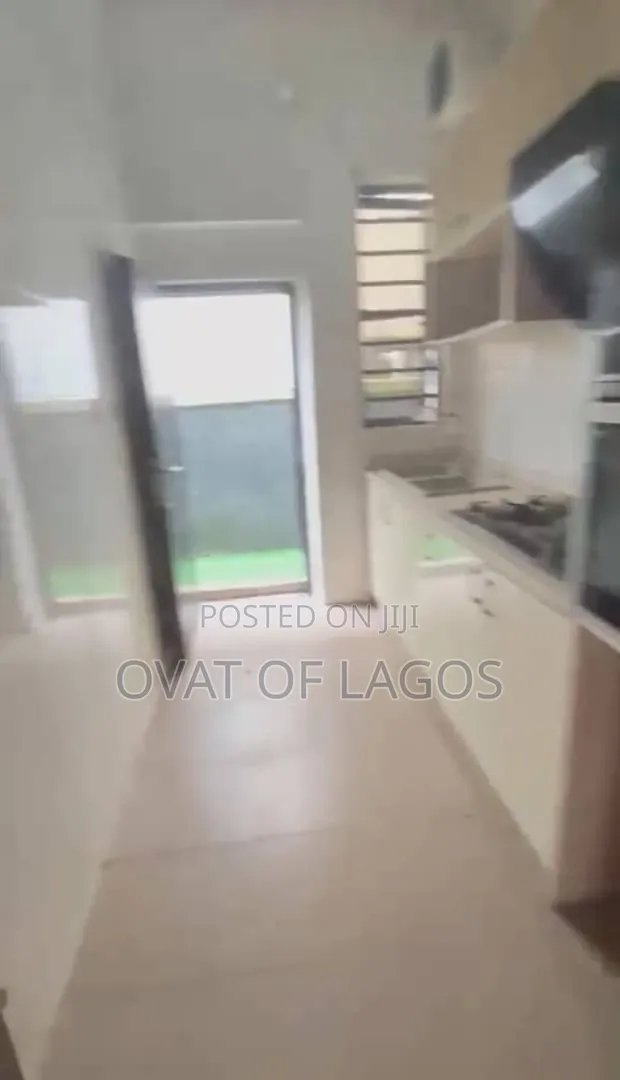 3bdrm Duplex in Ikota for rent in Ikota