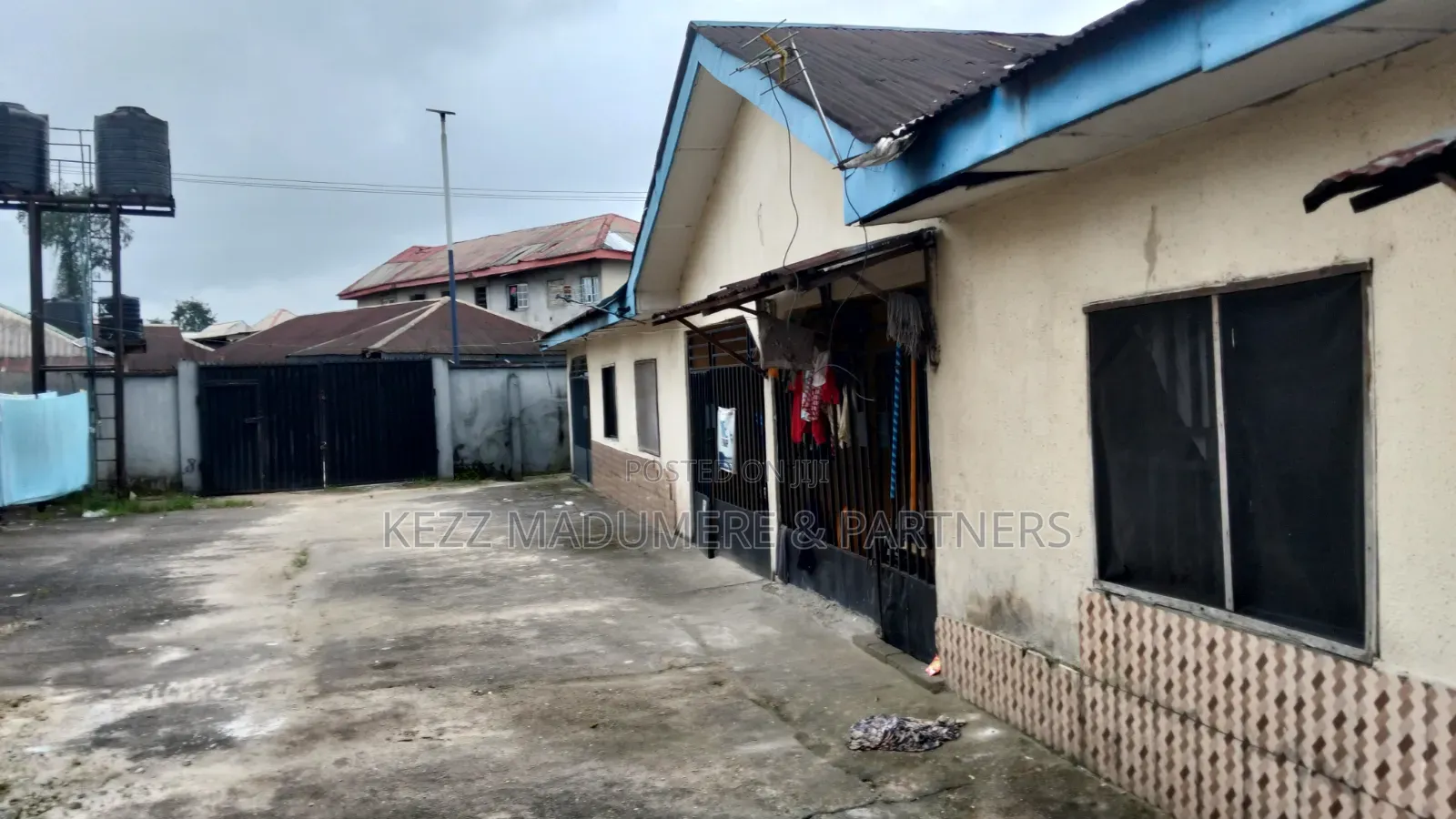 8bdrm Block of Flats in Elikpokpodu Link for sale in Rukpokwu