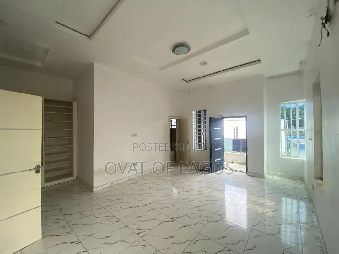 2bdrm Duplex in Chevron for rent in Chevron