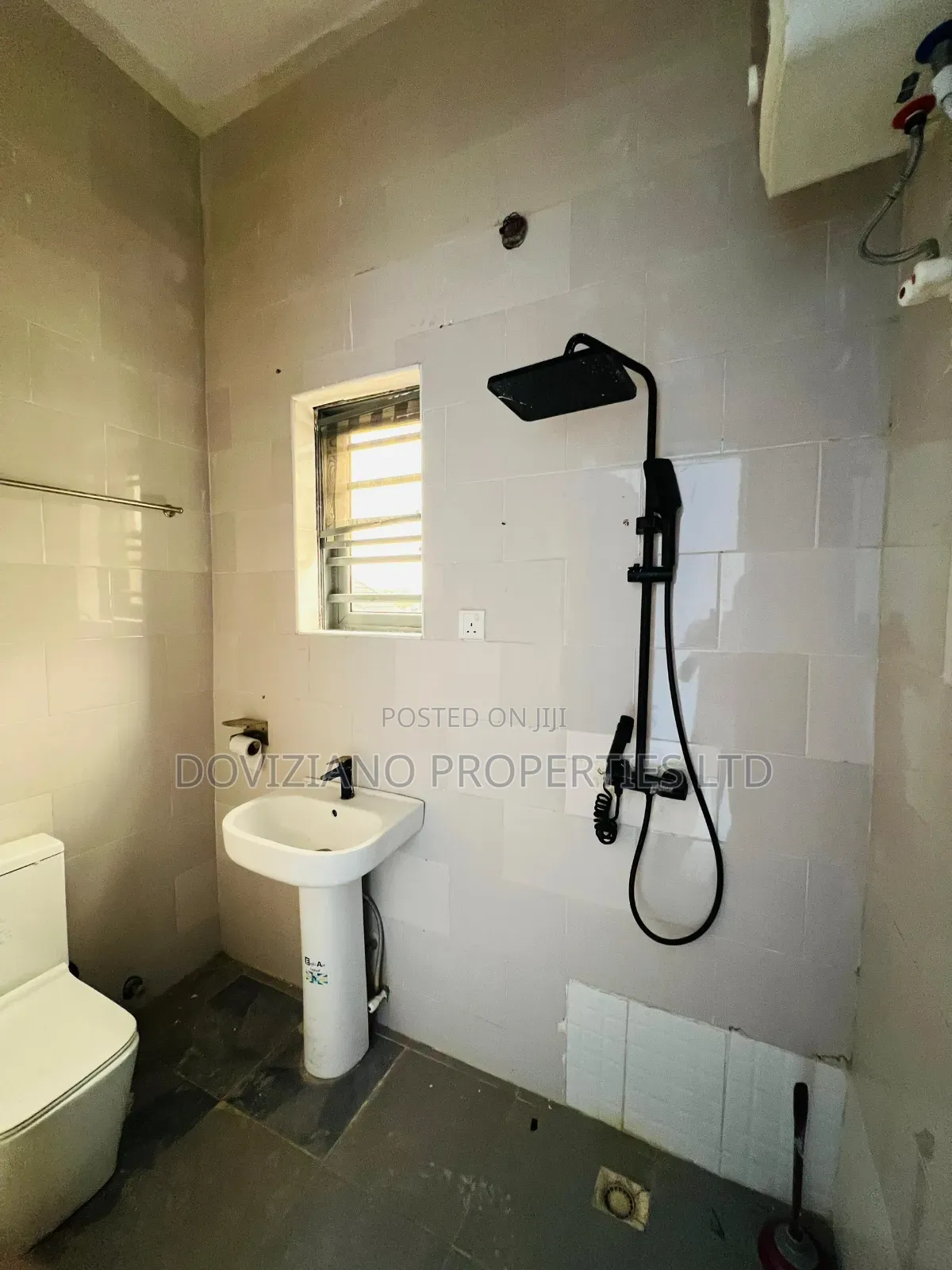 3bdrm Duplex in Ikota for rent in Ikota