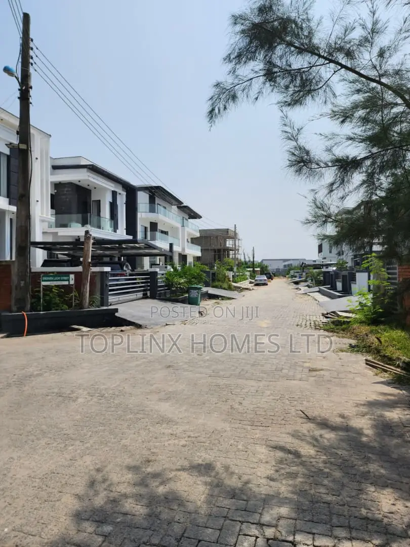 Land for Sale in Ikota