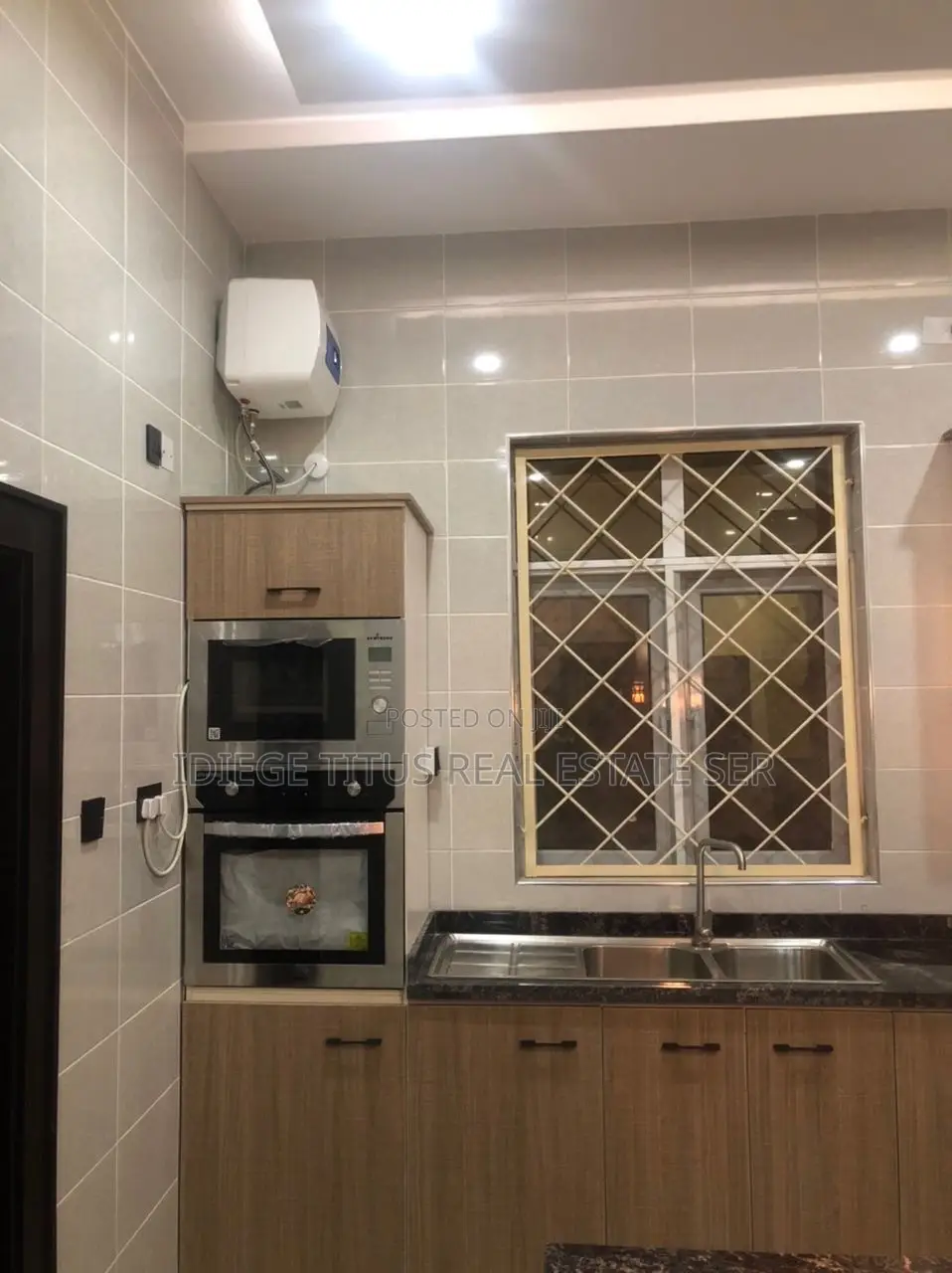 4bdrm Duplex in Navy Estate, Karshi for sale in Karshi