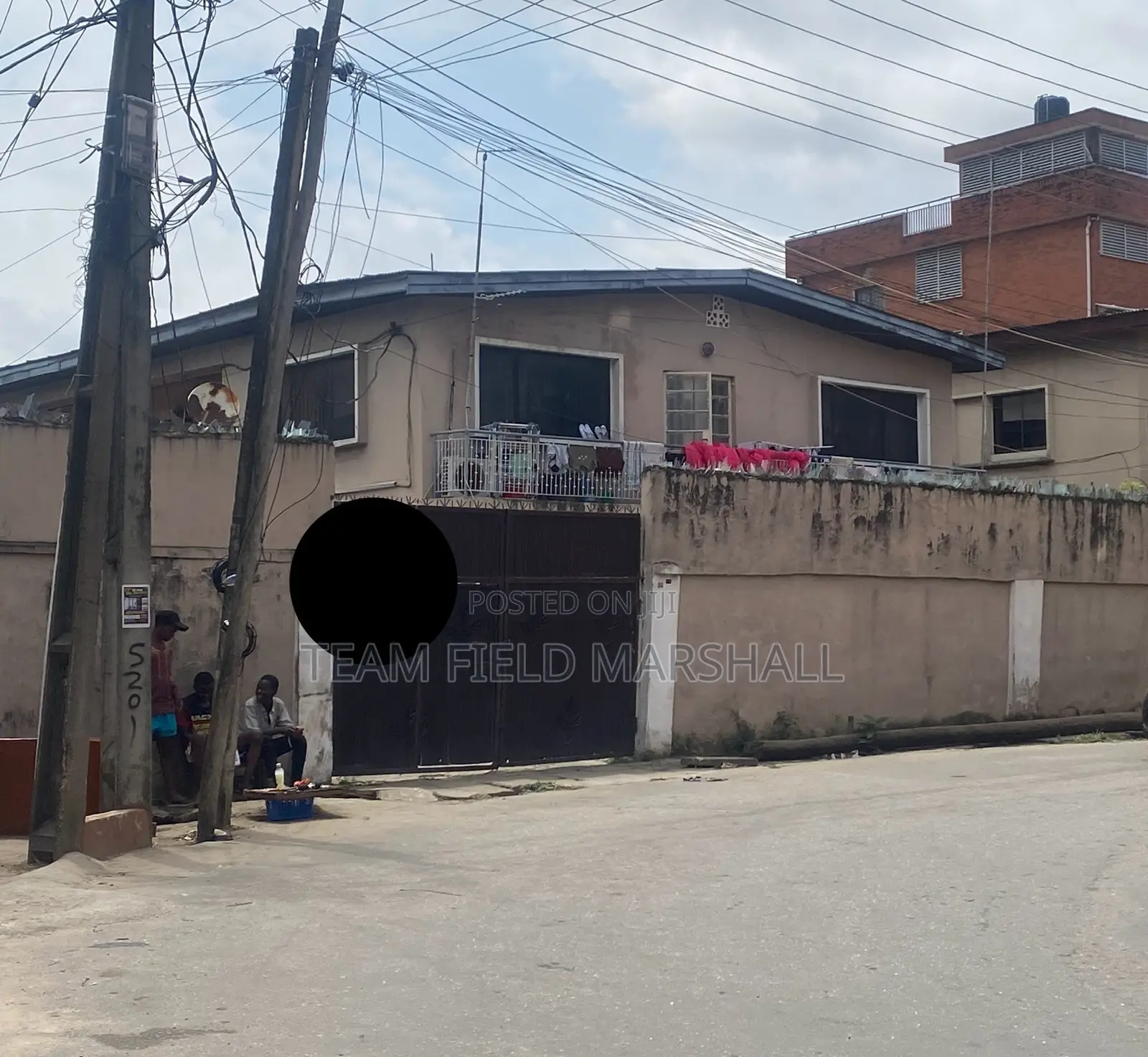 3bdrm Block of Flats in Ilupeju for sale in Ikorodu Road / Ilupeju
