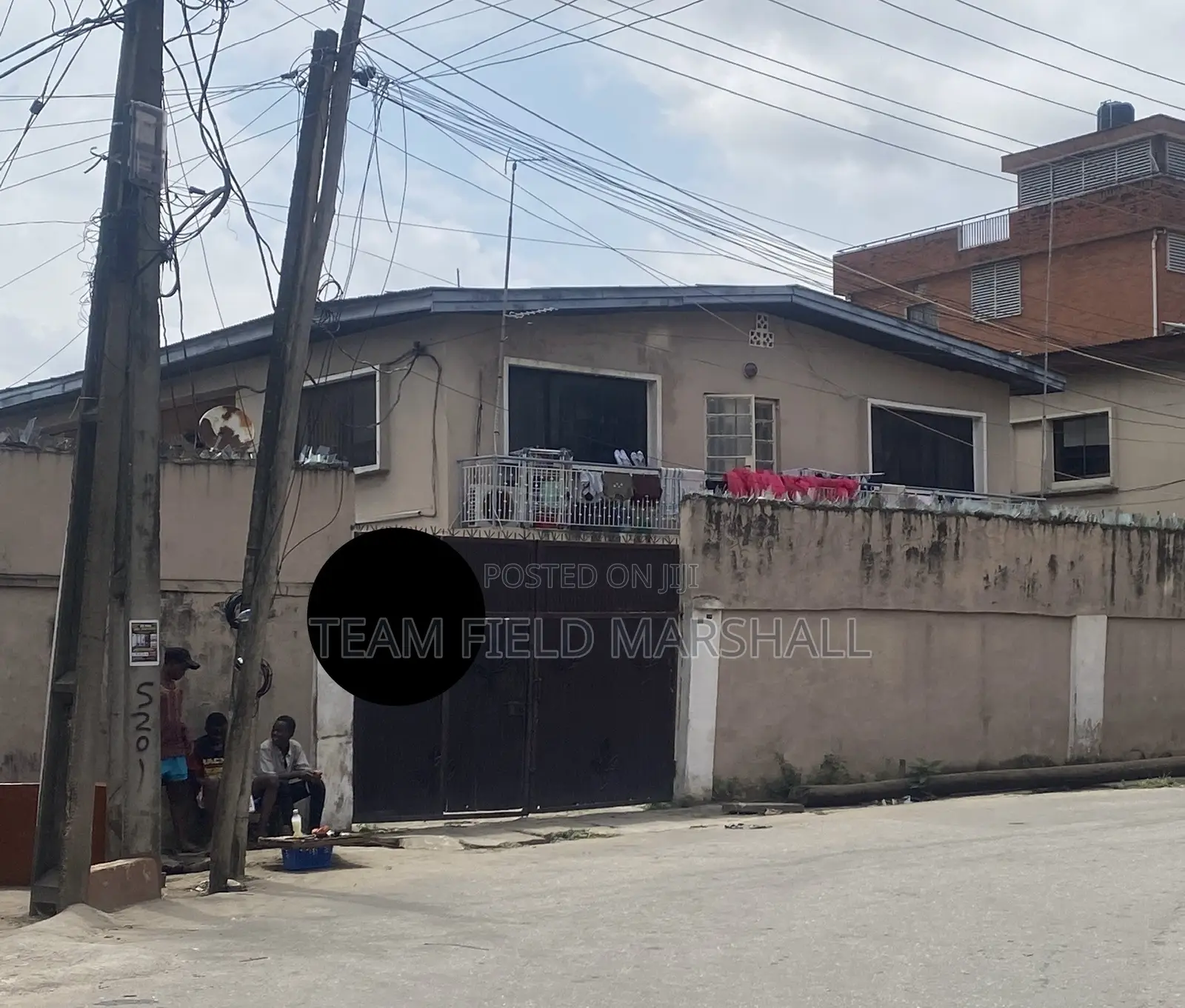 3bdrm Block of Flats in Ilupeju for sale in Ikorodu Road / Ilupeju