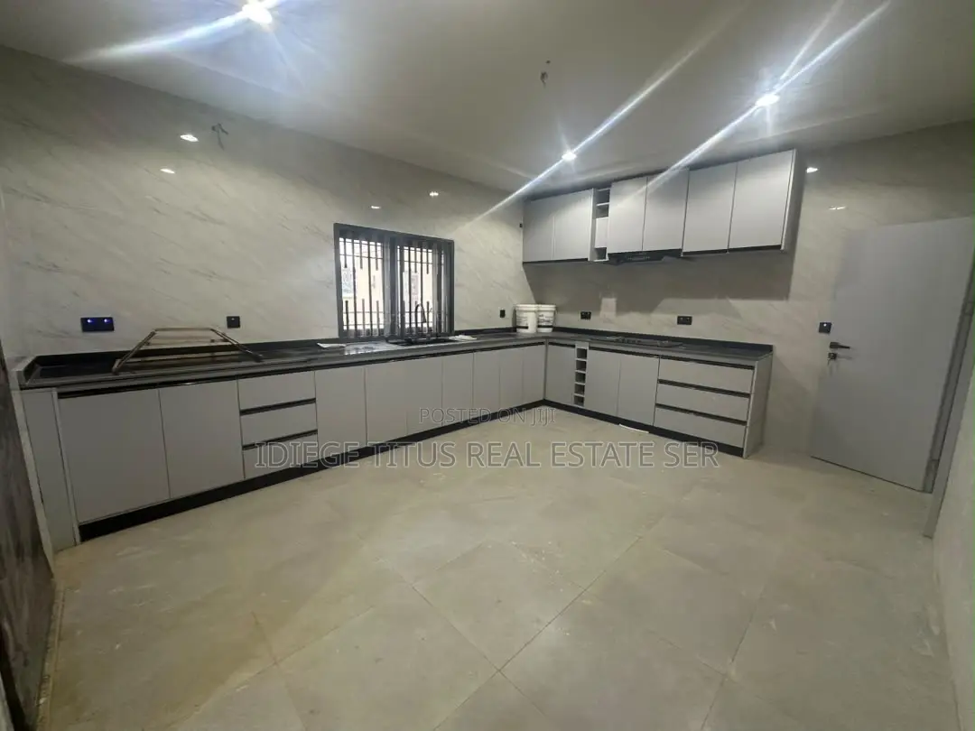 4bdrm Duplex in By Apo Mechanics for rent in Apo Resettlement