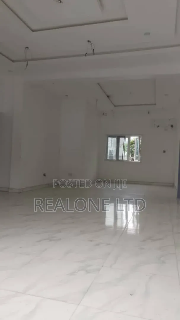 3bdrm Apartment in Ikota for rent in Ikota