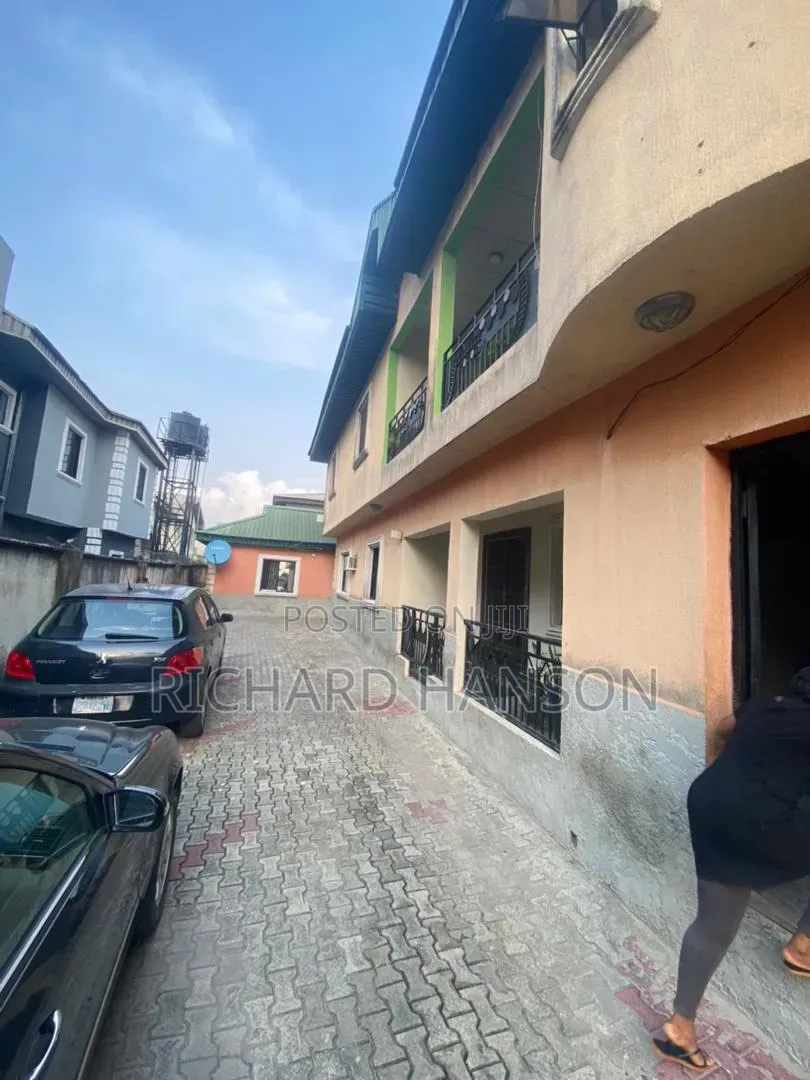 15bdrm Block of Flats in Close To Express, Sangotedo for sale in Sangotedo