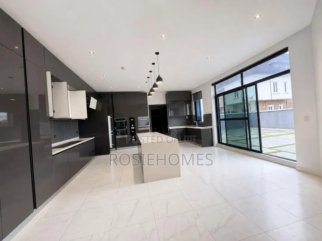 Furnished 5bdrm Duplex in Pinned Beach Estate, Osapa london for rent in Osapa london