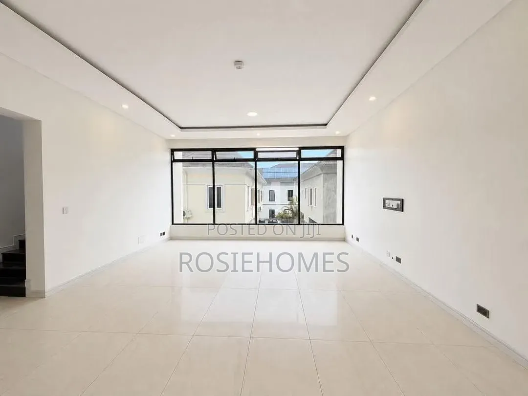 Furnished 5bdrm Duplex in Pinned Beach Estate, Osapa london for rent in Osapa london