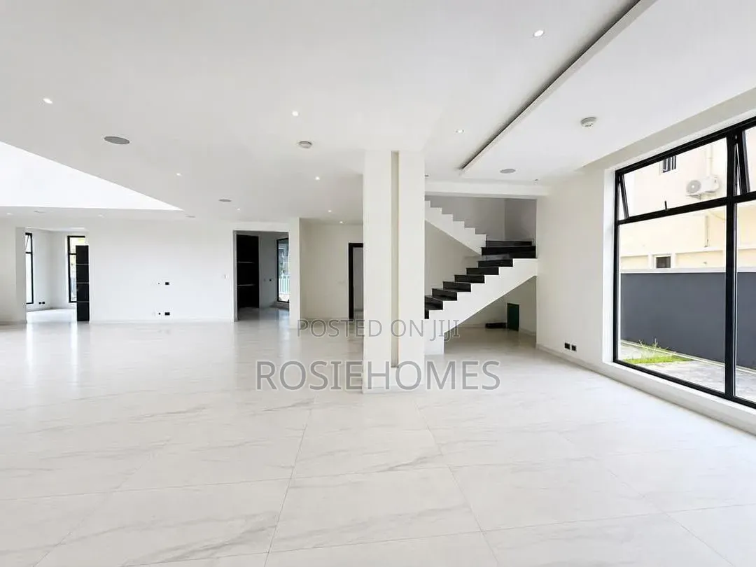 Furnished 5bdrm Duplex in Pinned Beach Estate, Osapa london for rent in Osapa london
