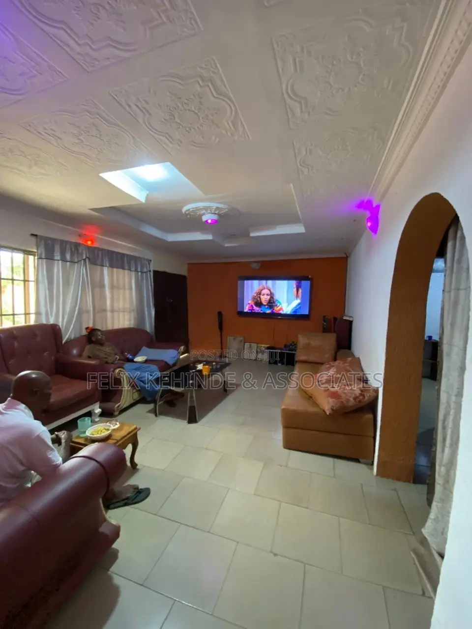3bdrm Bungalow in Akobo for sale in Akobo