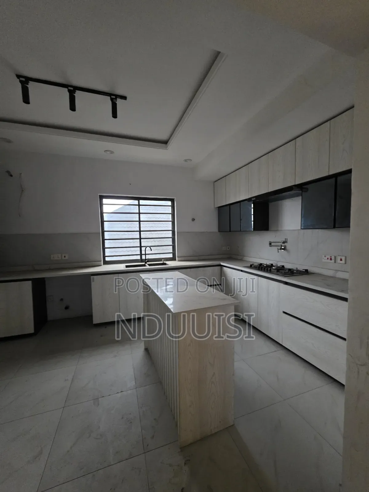 4bdrm Penthouse in Ikeja GRA for sale in Ikeja GRA